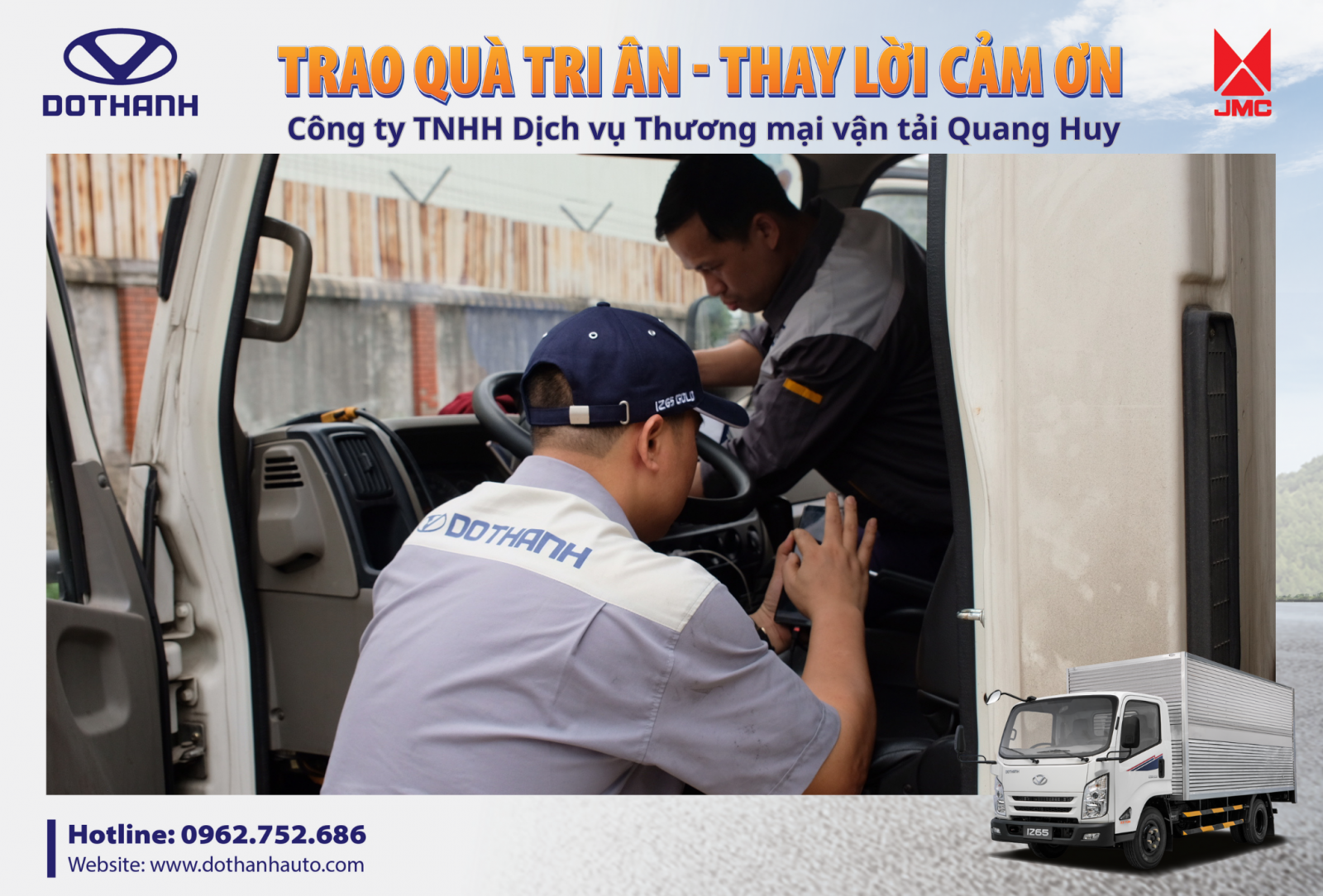 Các chuyên gia, kỹ thuật viên của DoThanh Auto và đại lý Auto Đông Nam kiểm tra xe tổng quát cho đội xe DOTHANH IZ65 của doanh nghiệp Quang Huy trong chương trình tri ân khách hàng