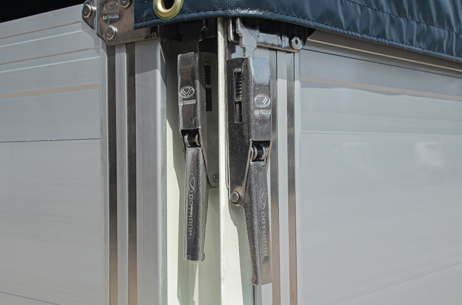 Chốt khóa bửng bằng inox chống rỉ